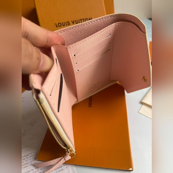 Louis Vuitton Victorine Wallet - Picture 6 of 10